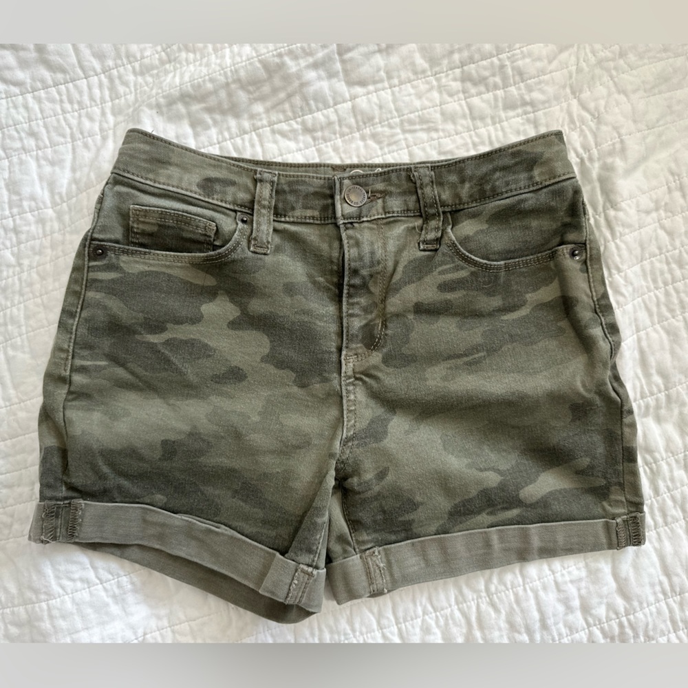 Universal Thread High Rise Midi Camo Shorts
